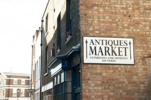 Greenwich antiques market